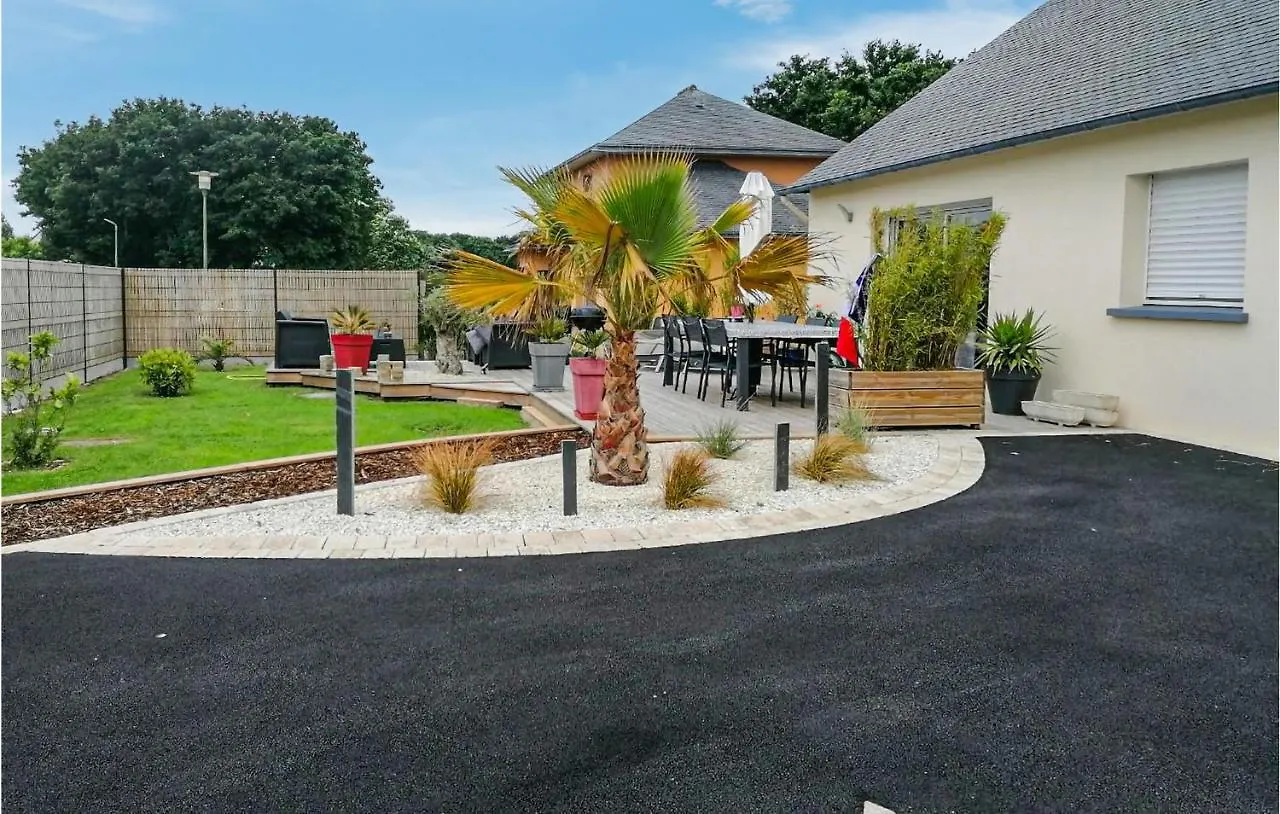 Holiday home Nice Home In Milizac With Wifi France