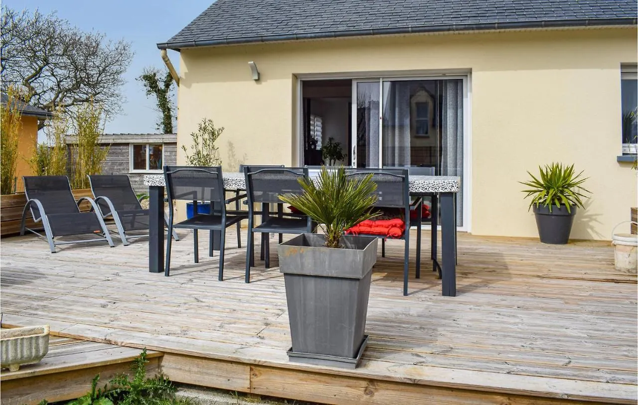 Nice Home In Milizac With Wifi 0*, Milizac-Guipronvel