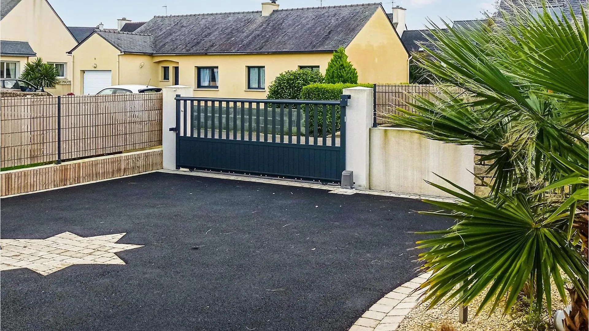 Nice Home In Milizac With Wifi 0*, Milizac-Guipronvel France